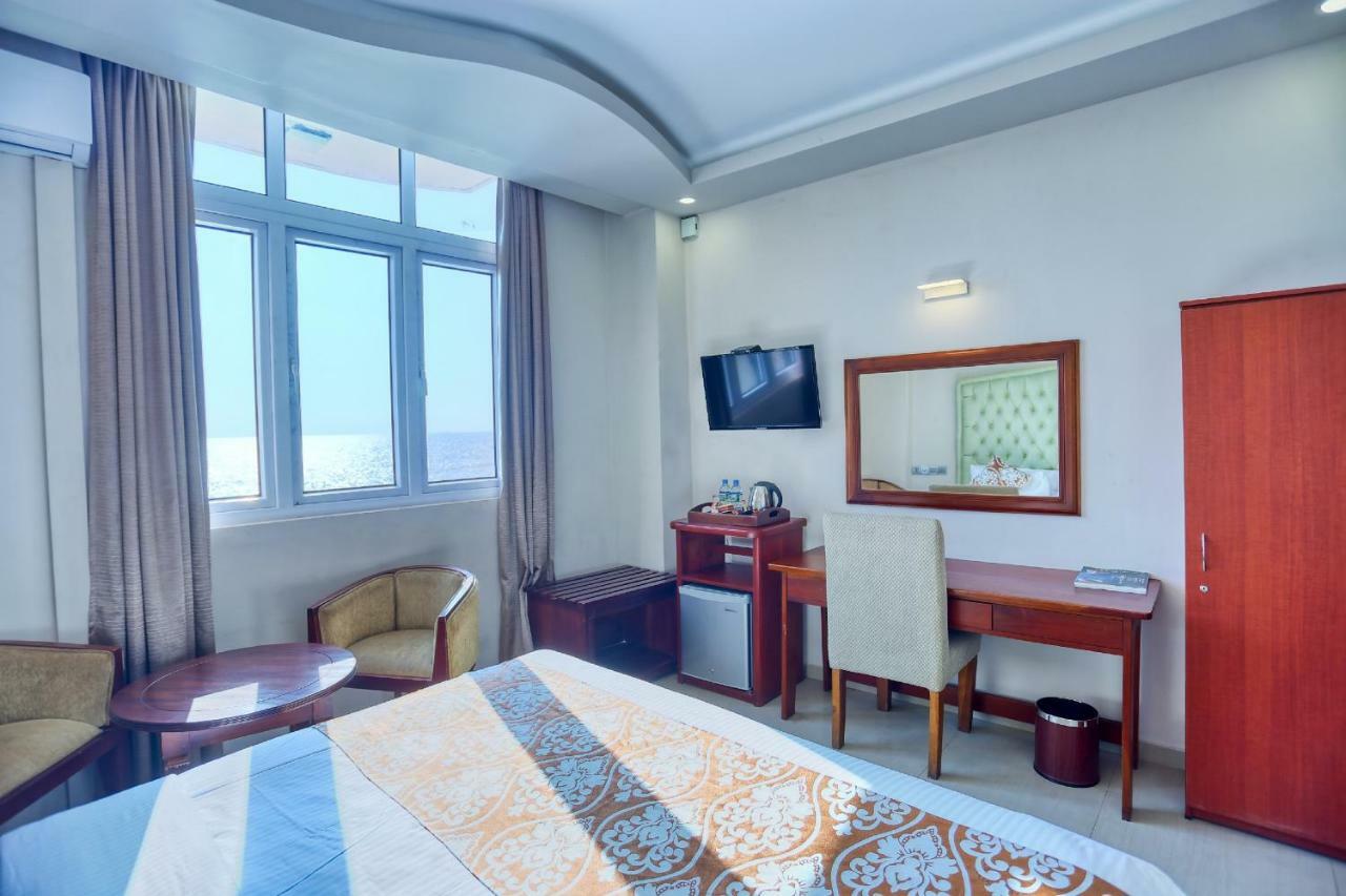 Lazaani Hotel Colombo Exterior foto