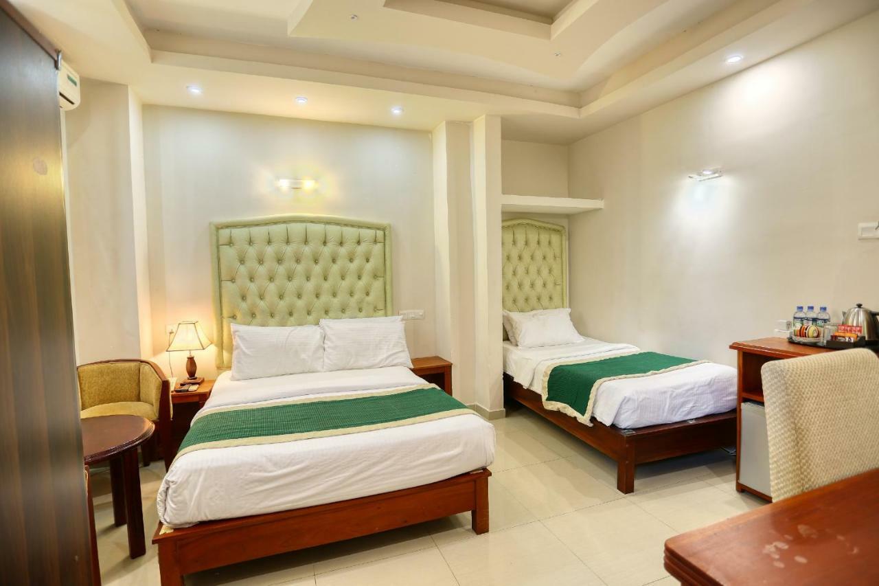 Lazaani Hotel Colombo Exterior foto